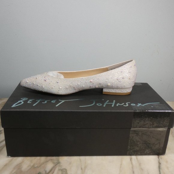 NiB - Betsey Johnson Irredecent Pearl Rhinestones Jude Ballet Flat, Pearl, 5.5 - Picture 4 of 9